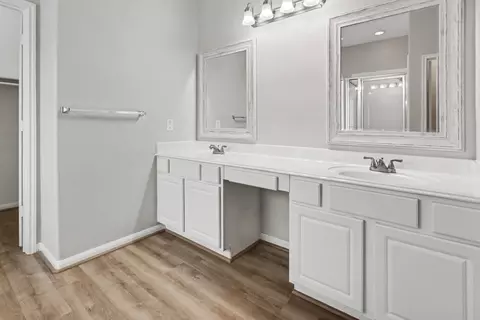 Bath - 914 Brady Bend Dr, Spring, TX 77373 photo 4 of 5
