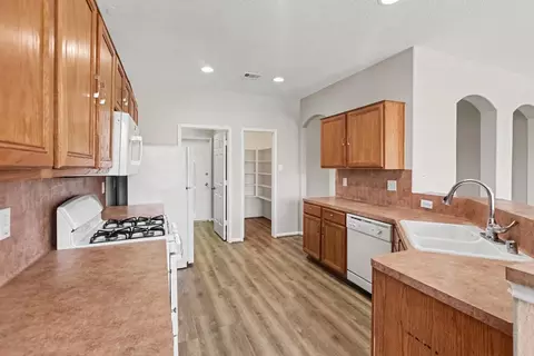 Kitchen - 914 Brady Bend Dr, Spring, TX 77373 photo 1 of 3