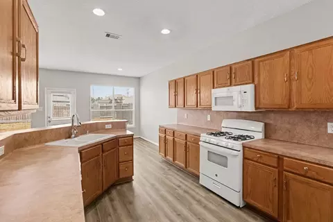 Kitchen - 914 Brady Bend Dr, Spring, TX 77373 photo 2 of 3