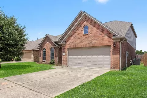 Exterior - 914 Brady Bend Dr, Spring, TX 77373 photo 3 of 4