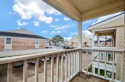 2750 Holly Hall St #716, Houston, TX 77054