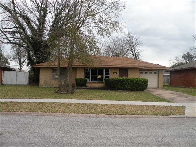 1919 Monroe Dr, Pasadena, TX 77502 photo 1