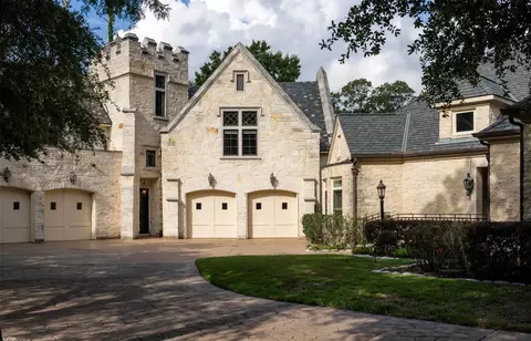 728 Crestbend Dr, Houston, TX 77042
