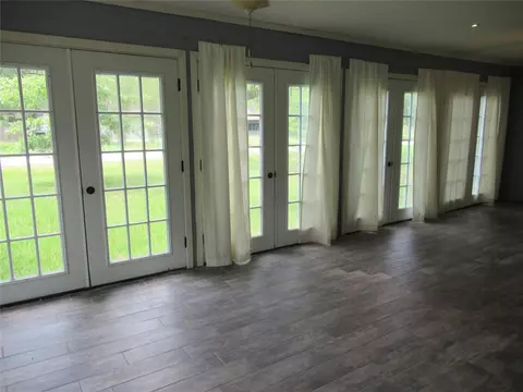 Living - 184 Hickory Dr, Onalaska, TX 77360 photo 3 of 3