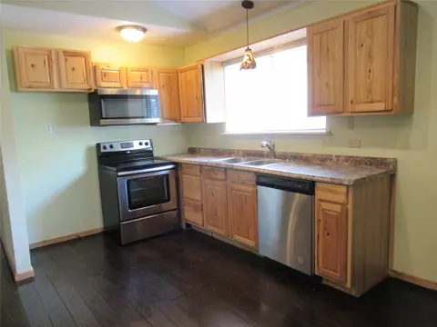 Kitchen - 184 Hickory Dr, Onalaska, TX 77360 photo 3 of 3