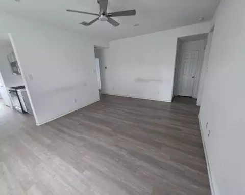 201 Bennett St, Angleton, TX 77515 photo 5