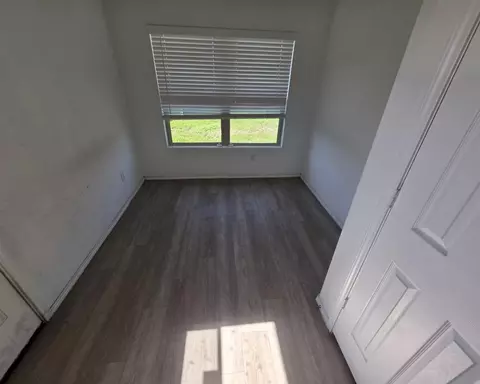 201 Bennett St, Angleton, TX 77515 photo 4