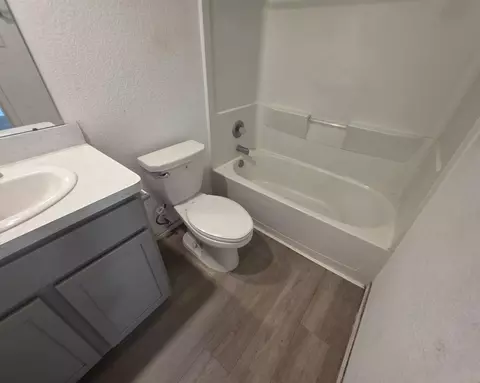 201 Bennett St, Angleton, TX 77515 photo 8