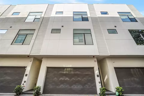1004 California St #203, Houston, TX 77006