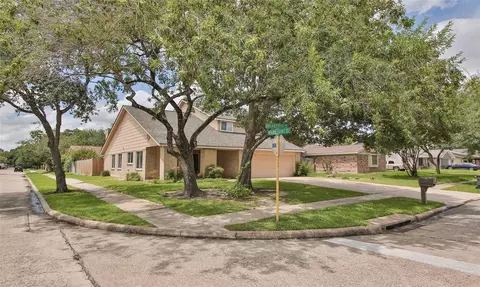 6918 Briarfield Dr, Spring, TX 77379 photo 1