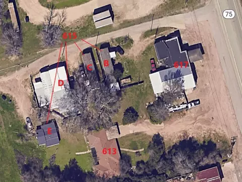 613 N 615 617 N Highway 75, Willis, TX 77378