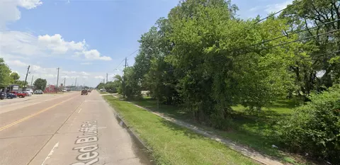 2424 Red Bluff Rd, Pasadena, TX 77506 photo 4