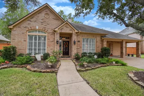 7514 Guinevere Dr, Sugar Land, TX 77479