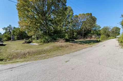 214 E Beaumont Ave, Onalaska, TX 77360 photo 5