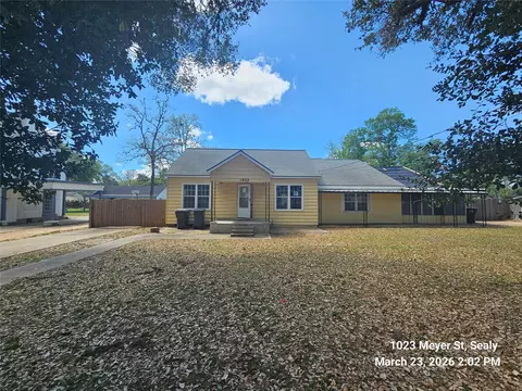 1023 Meyer St, Sealy, TX 77474