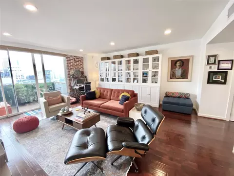 2016 Main St #2105, Houston, TX 77002