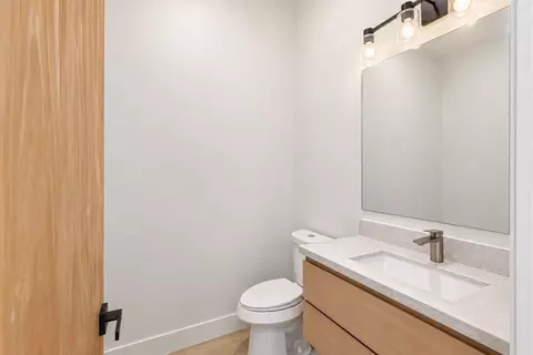 Bath - 1521 Armada Dr, Houston, TX 77091 photo 6 of 6