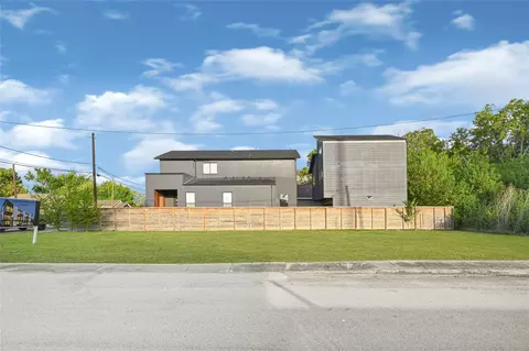 2118 Sampson St, Houston, TX 77004