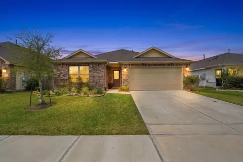 1202 Filly Creek Dr, Alvin, TX 77511