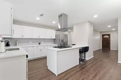 3517 Longwood Dr, Pasadena, TX 77503