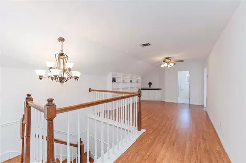 Living - 606 Packer Ct, Webster, TX 77598 photo 2 of 6