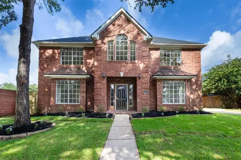 3230 Serene Oak Dr, Sugar Land, TX 77478