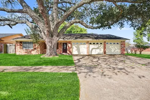 2602 Henderson Ln, Deer Park, TX 77536
