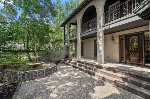 Exterior - 6106 Larkmount Dr, Spring, TX 77389 photo 6 of 11