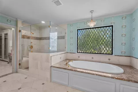 Bath - 6106 Larkmount Dr, Spring, TX 77389 photo 4 of 7