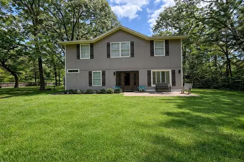 15392 Paradise Point Dr, Willis, TX 77318