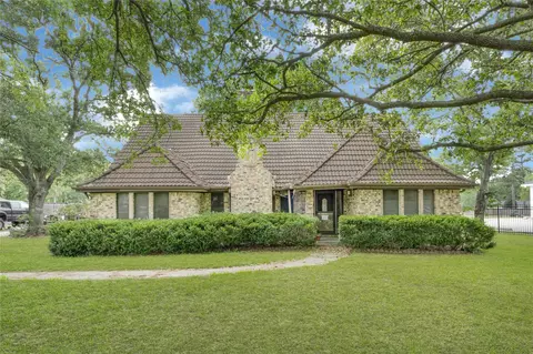 505 Oak Dr, Friendswood, TX 77546