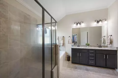 Bath - 3864 Oakmist Bend Ln, Spring, TX 77386 photo 2 of 3