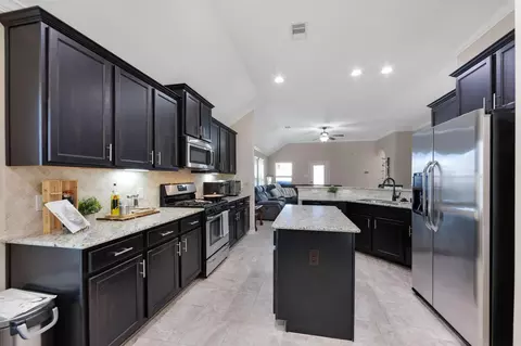 Kitchen - 3864 Oakmist Bend Ln, Spring, TX 77386 photo 1 of 5