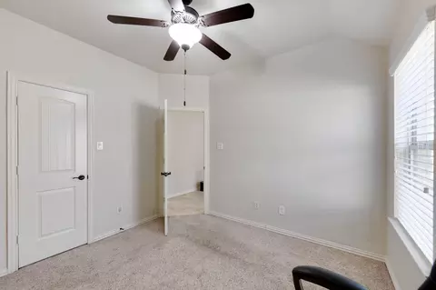 Bedroom - 3864 Oakmist Bend Ln, Spring, TX 77386 photo 2 of 8