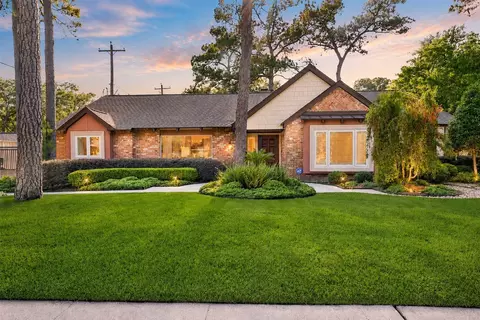 4615 Golf Dr, Houston, TX 77018