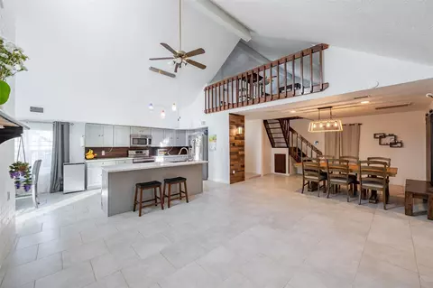 2111 Gray Falls Dr, Houston, TX 77077