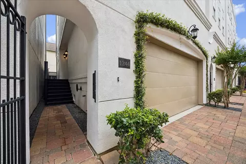 1244 W 23rd St, Houston, TX 77008