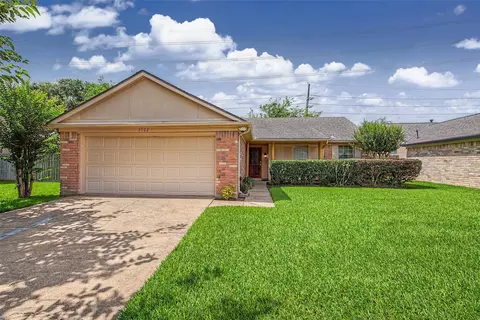 3022 Old Fort Rd, Sugar Land, TX 77479