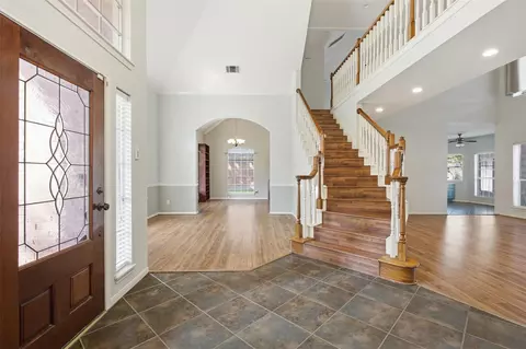 Entry Way - 323 Magic Oaks Ct, Spring, TX 77388 photo 2 of 3