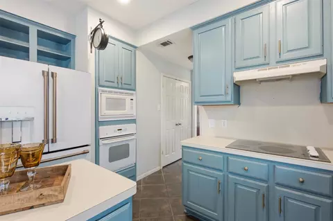 Kitchen - 323 Magic Oaks Ct, Spring, TX 77388 photo 3 of 3