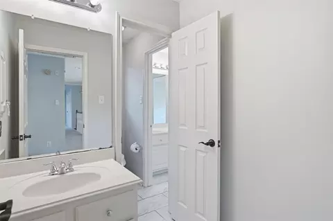 Bath - 323 Magic Oaks Ct, Spring, TX 77388 photo 4 of 5