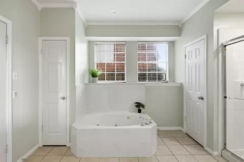Bath - 323 Magic Oaks Ct, Spring, TX 77388 photo 2 of 5