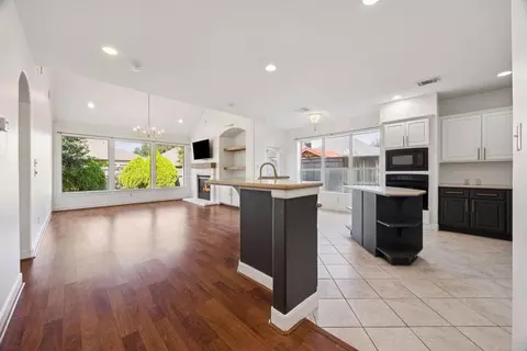 Living - 6615 Redberry Glen Ln, Houston, TX 77041 photo 1 of 4