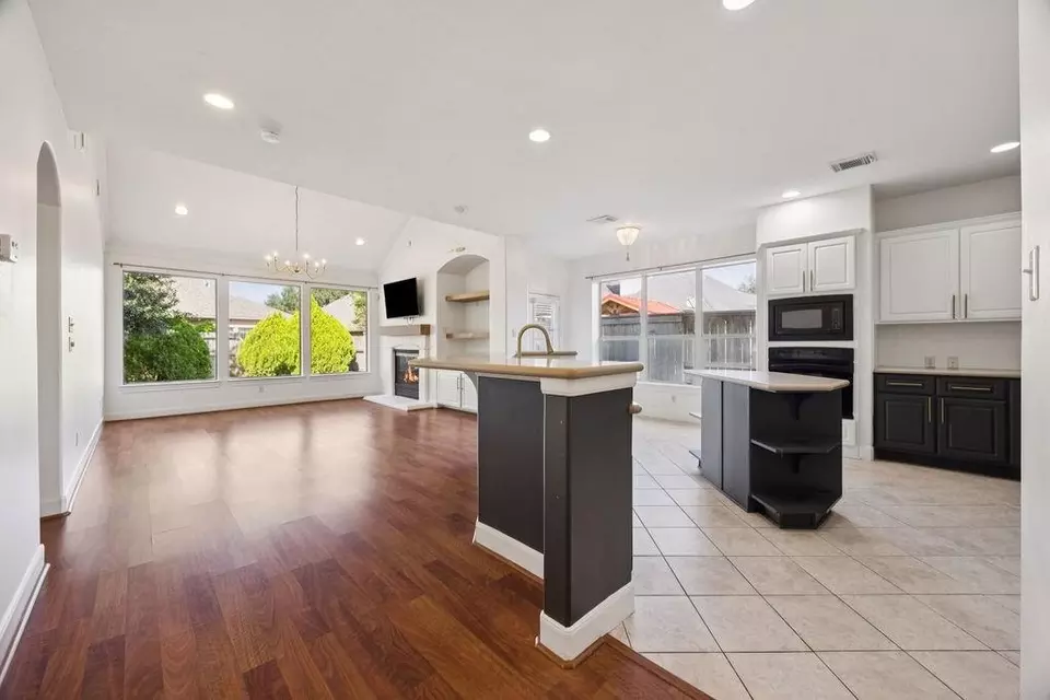 Living - 6615 Redberry Glen Ln, Houston, TX 77041 photo 1 of 4