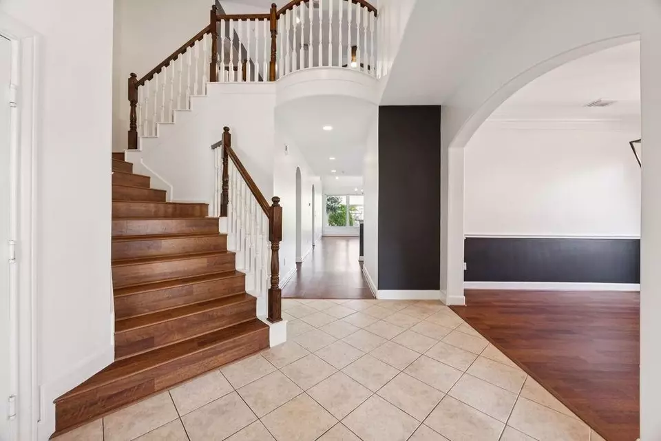 Entry Way - 6615 Redberry Glen Ln, Houston, TX 77041 photo 1 of 3
