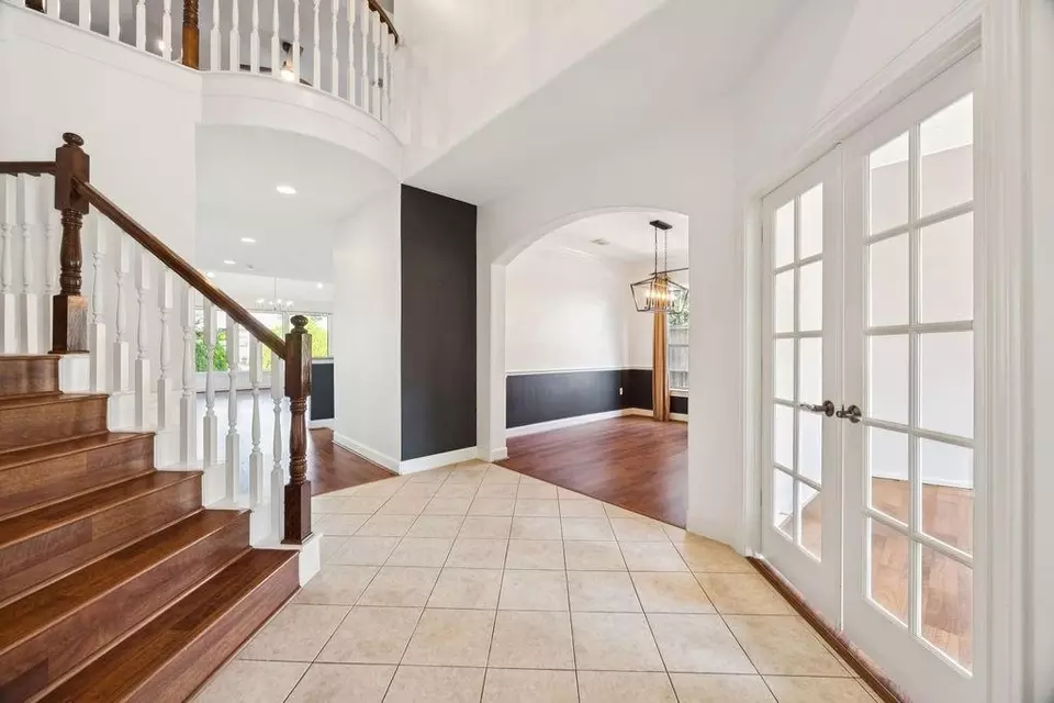 Entry Way - 6615 Redberry Glen Ln, Houston, TX 77041 photo 2 of 3