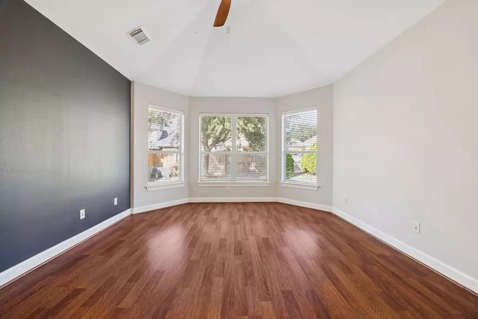 Living - 6615 Redberry Glen Ln, Houston, TX 77041 photo 4 of 4