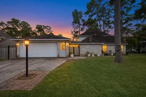 Exterior - 18118 Shadow Valley Dr, Spring, TX 77379 photo 2 of 18