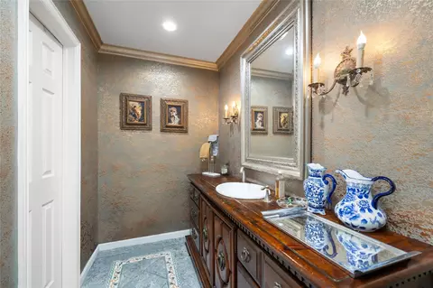 Bath - 18118 Shadow Valley Dr, Spring, TX 77379 photo 4 of 5