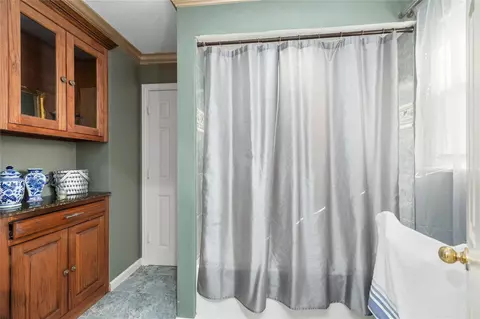 Bath - 18118 Shadow Valley Dr, Spring, TX 77379 photo 5 of 5